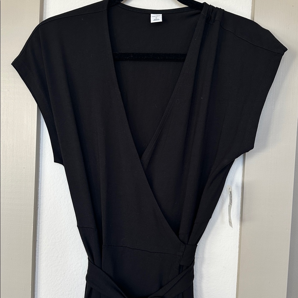 Old Navy Elegant Black Wrap Dress - Picture 4 of 6